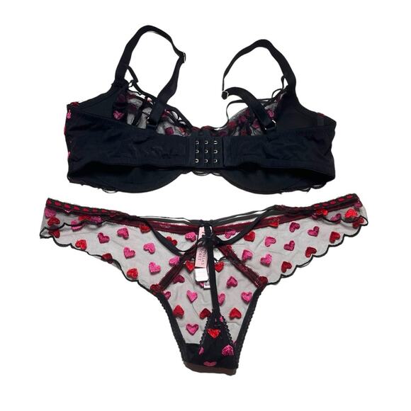 Victoria's Secret Dream Angels Push-Up Without Padding Bra & V-String Panty Set - Picture 2 of 3